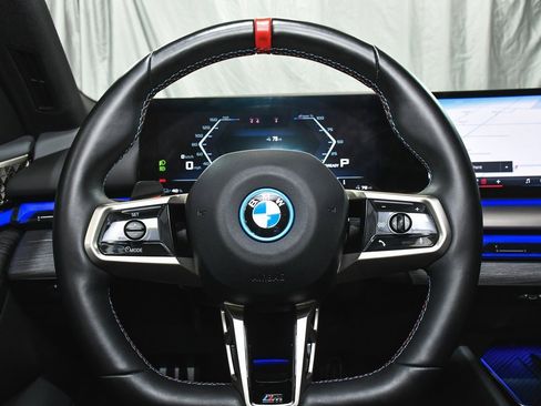 Used 2025 BMW i5 M60 w/ Executive Package image 46