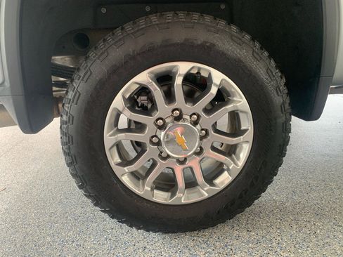Used 2025 Chevrolet Silverado 2500 LTZ w/ LTZ Convenience Package AWD/4WD image 31