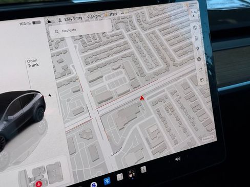 Used 2022 Tesla Model Y Long Range AWD/4WD image 6