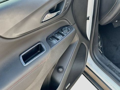 Used 2022 Chevrolet Equinox RS w/ RS Leather Package FWD image 18