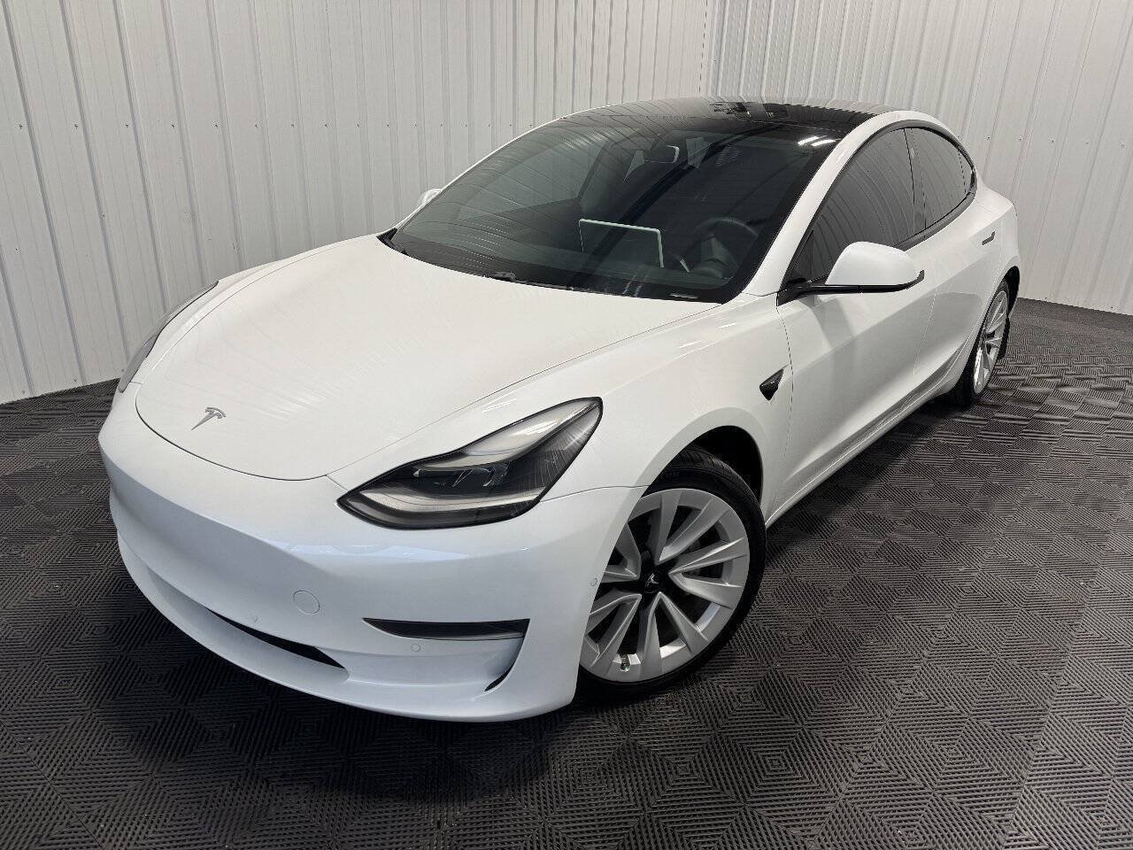 Used 2021 Tesla Model 3 Standard Range RWD image 35