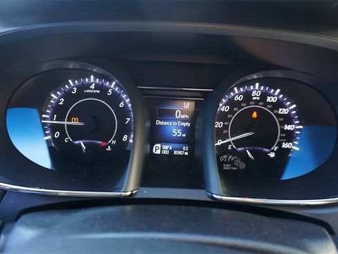 Used 2018 Toyota Avalon Limited image 6