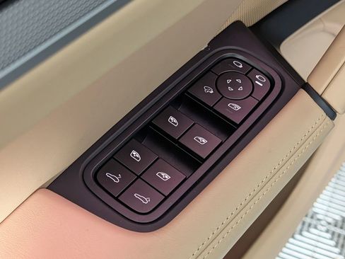 Certified 2025 Porsche Cayenne 3.0T image 52