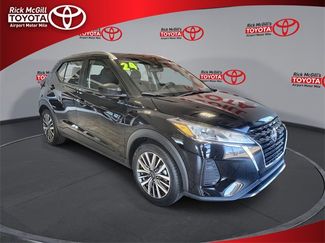 Used 2024 Nissan Kicks SV image 1