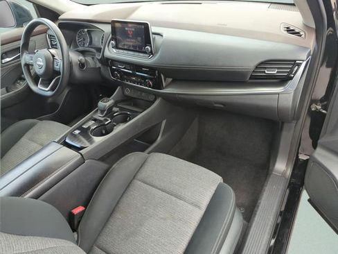 Certified 2022 Nissan Rogue SV image 18