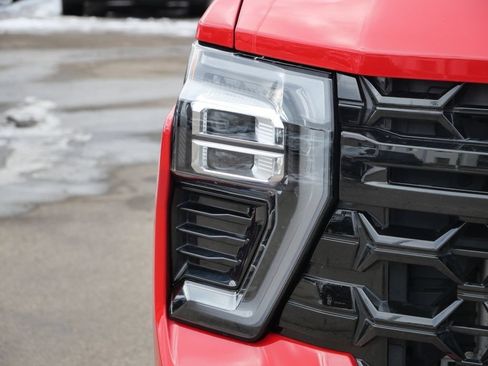 Used 2025 Chevrolet Silverado 2500 ZR2 w/ Technology Package AWD/4WD image 3