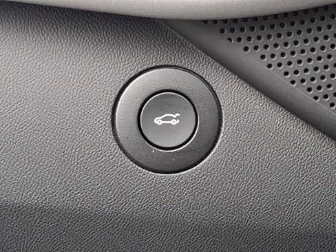 Used 2022 Chevrolet Camaro LT RWD image 27