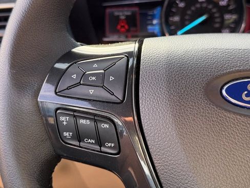 Used 2017 Ford Explorer XLT w/ Equipment Group 201A FWD image 26