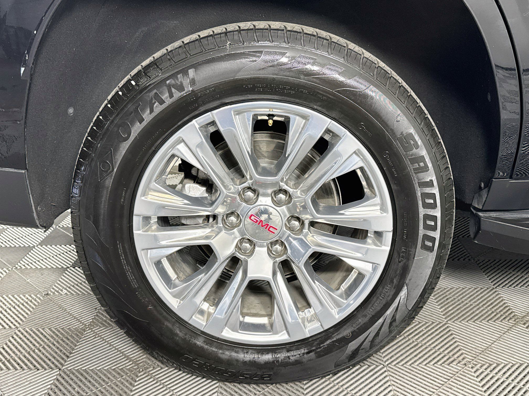 Used 2025 GMC Yukon Denali AWD/4WD image 30