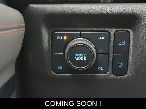 Used 2025 Ford Expedition Active image 29