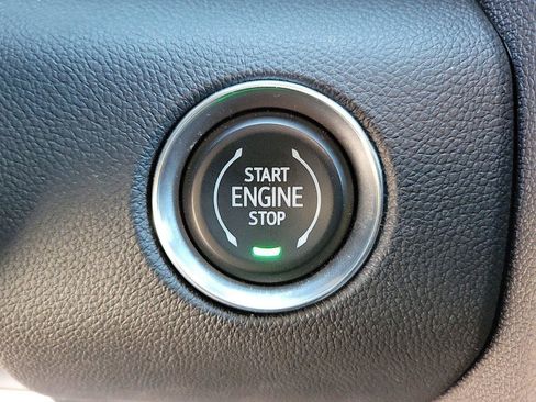 Used 2025 GMC Acadia Elevation image 30