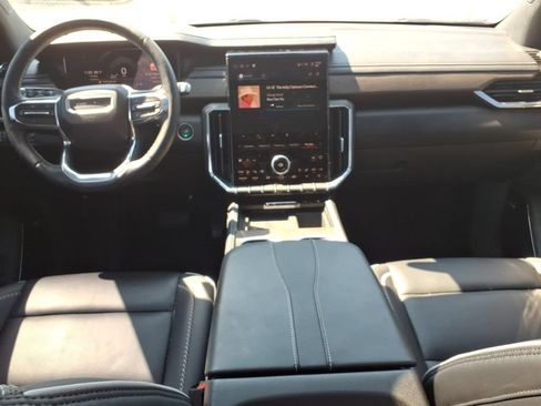 Used 2024 GMC Acadia Denali FWD image 12