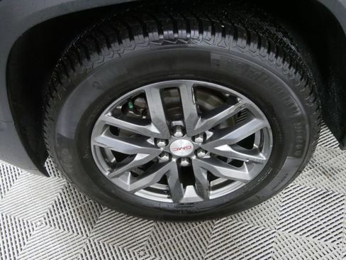 Used 2018 GMC Acadia SLT image 9