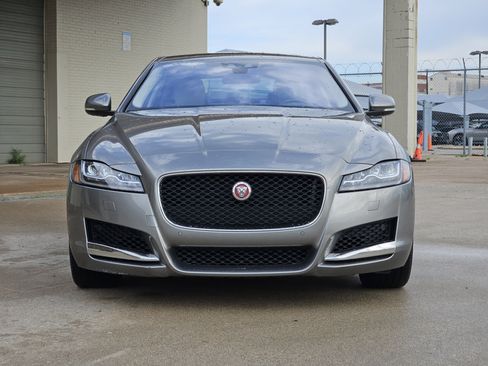 Used 2017 Jaguar XF Prestige image 6