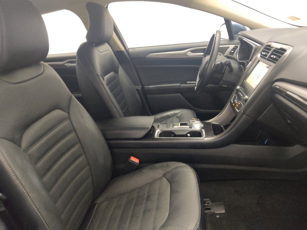 Used 2018 Ford Fusion SE w/ Fusion SE Technology Package FWD image 21