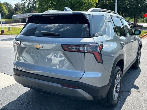 Used 2025 Chevrolet Equinox LT w/ Convenience Package II AWD/4WD image 3