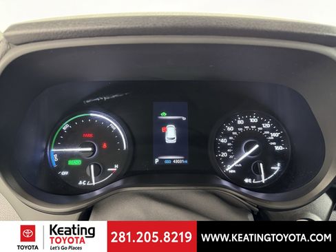 Certified 2024 Toyota Sienna XLE Woodland Edition image 26