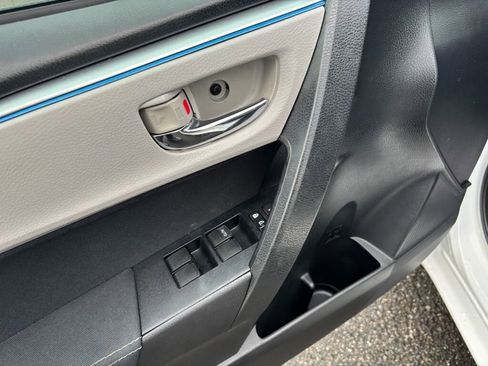 Used 2014 Toyota Corolla LE image 17