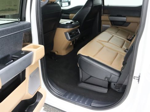 Used 2024 Ford F250 Lariat w/ Chrome Package image 30