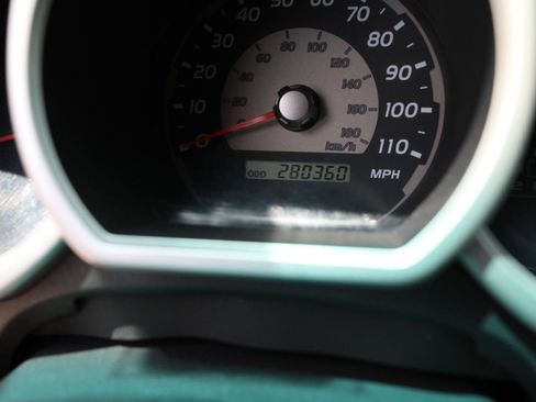 Used 2005 Toyota 4Runner SR5 AWD/4WD image 20