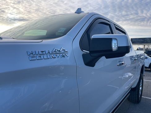 Used 2020 Chevrolet Silverado 1500 High Country w/ Technology Package image 11