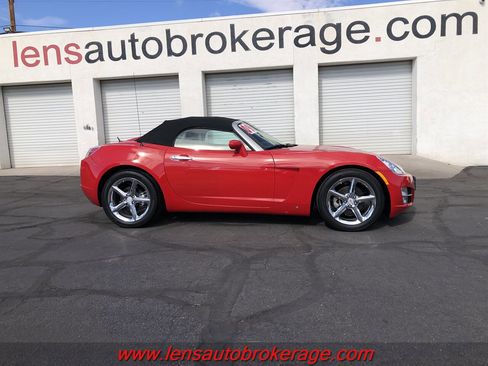 Used 2009 Saturn Sky w/ Premium Trim Package image 1