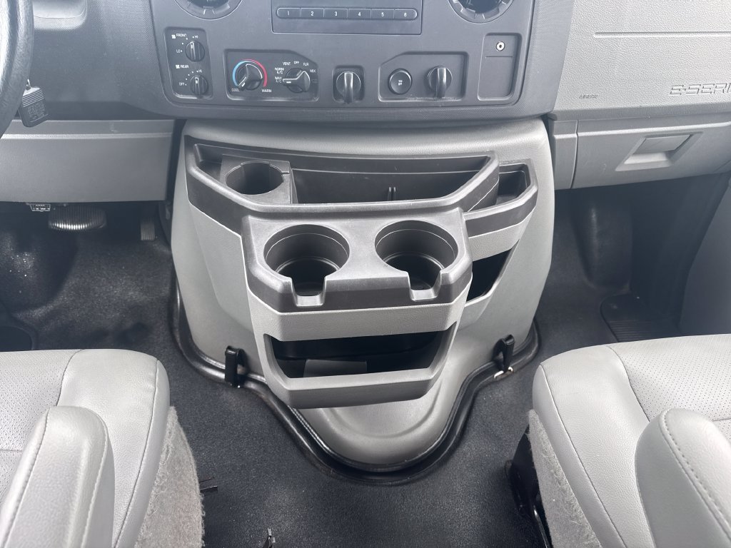 Used 2014 Ford E-250 and Econoline 250 Extended w/ Power Group RWD image 20