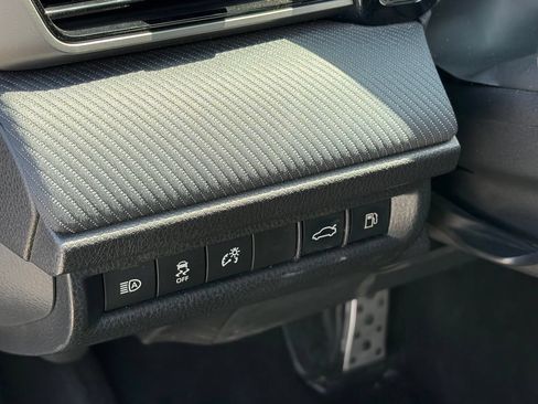 Used 2025 Toyota Camry SE FWD image 7