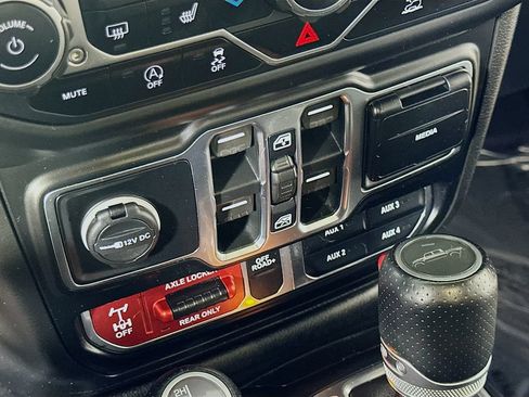 Used 2021 Jeep Gladiator Mojave AWD/4WD image 31