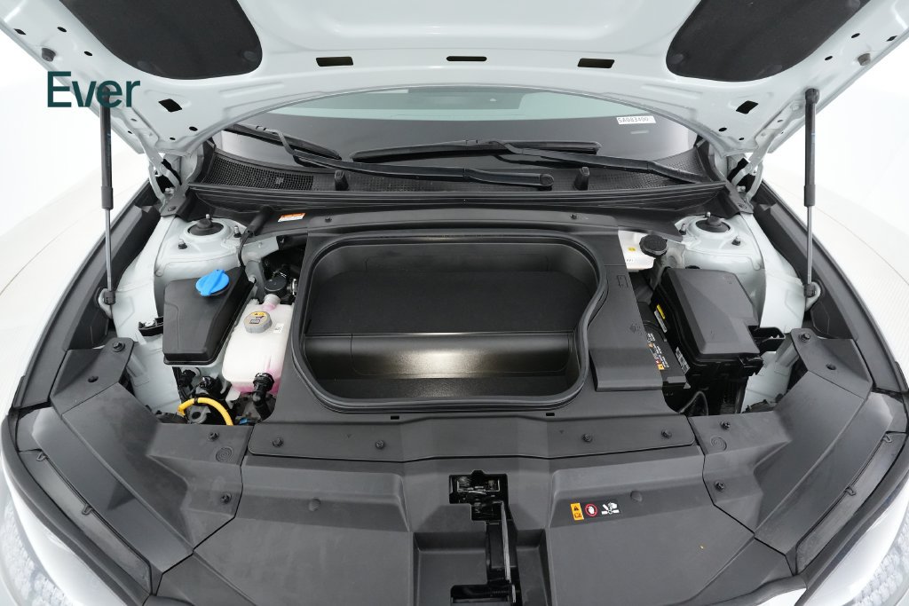 Used 2025 Hyundai Ioniq 6 SEL RWD image 28