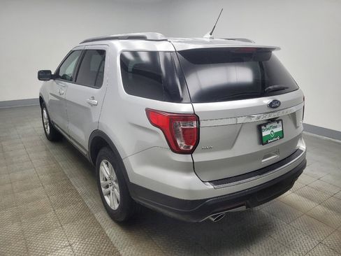 Used 2018 Ford Explorer XLT w/ Equipment Group 202A image 5