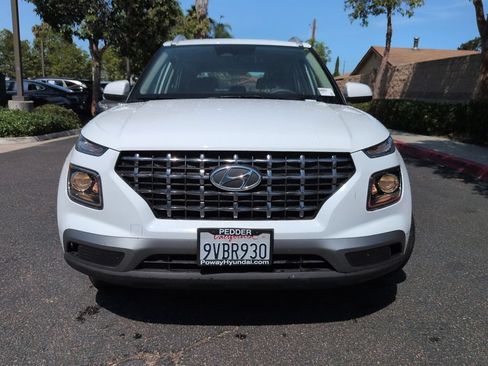 Certified 2026 Hyundai Venue SEL FWD image 10