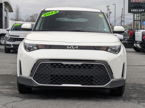 Used 2023 Kia Soul S image 2