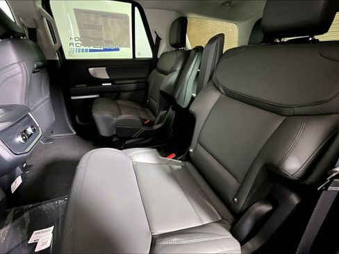 New 2026 Ford Expedition Active RWD image 10