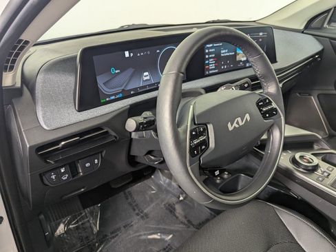 Used 2022 Kia EV6 Wind image 11