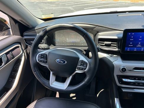 Used 2023 Ford Explorer XLT w/ Equipment Group 202A RWD image 22
