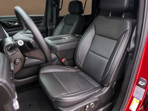 Used 2023 GMC Yukon Denali image 7