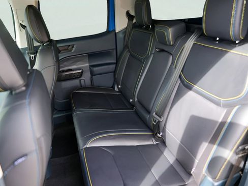 Used 2025 Ford Maverick Lobo image 27