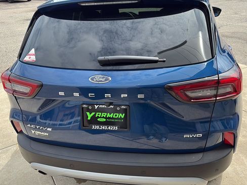 Used 2023 Ford Escape Active AWD/4WD image 4