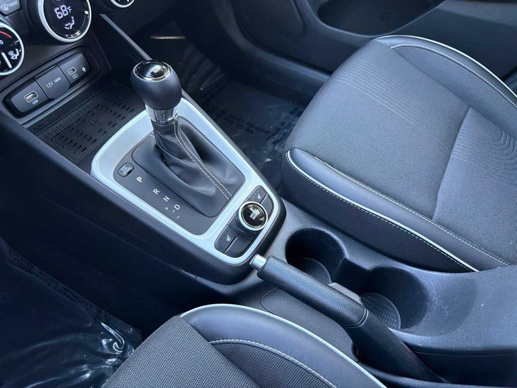 Certified 2024 Hyundai Venue Limited FWD image 28