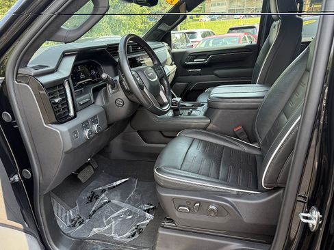 Used 2024 GMC Sierra 1500 AT4X AWD/4WD image 11