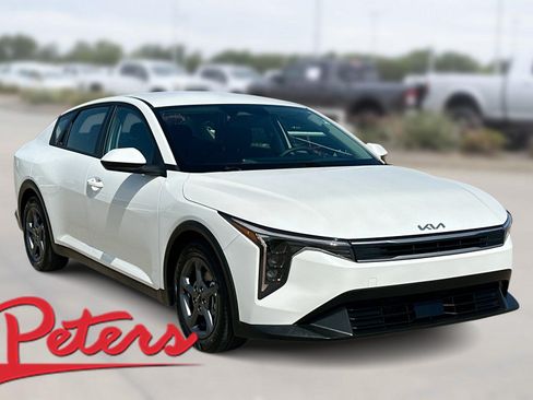 Used 2025 Kia K4 FWD image 1
