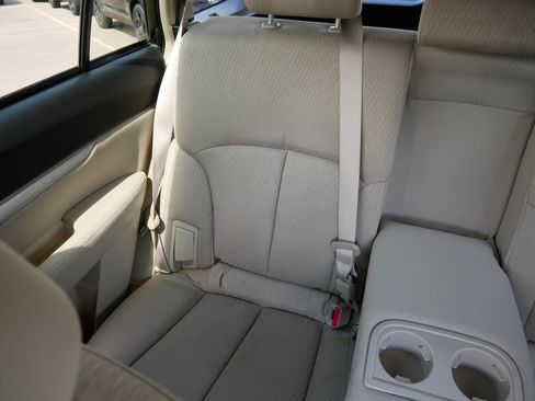 Used 2011 Subaru Outback 2.5i Premium w/ All-Weather Pkg AWD/4WD image 12