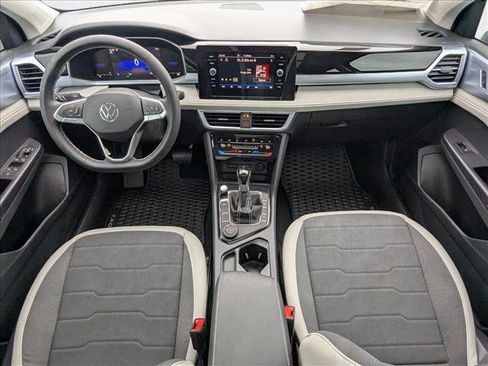 New 2025 Volkswagen Taos SE image 16