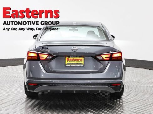 Used 2025 Nissan Altima 2.5 SV FWD image 6