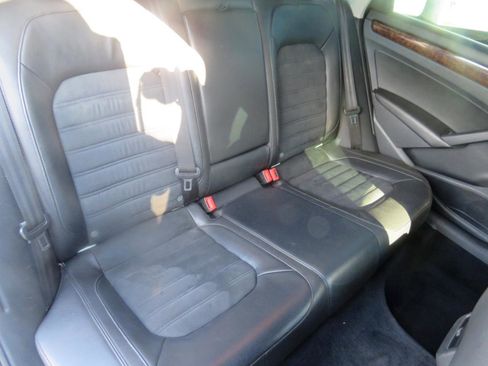 Used 2013 Volkswagen Passat TDI SEL Premium FWD image 31