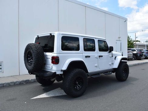 Used 2022 Jeep Wrangler Unlimited Sahara w/ Cold Weather Group AWD/4WD image 5
