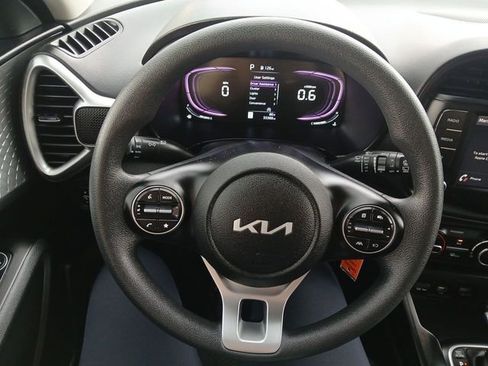 Certified 2025 Kia Soul LX w/ LX Technology Package FWD image 14