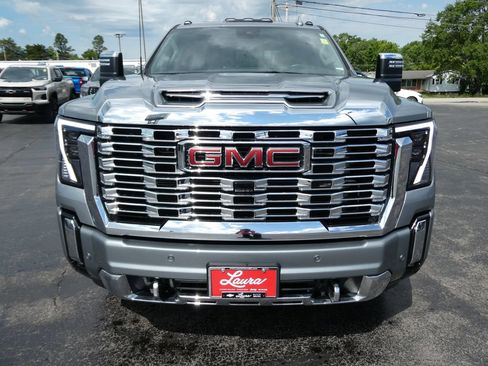Certified 2025 GMC Sierra 3500 Denali w/ Denali Reserve Package AWD/4WD image 10