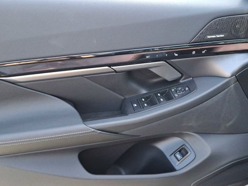 Used 2024 BMW i5 eDrive40i w/ Premium Package RWD image 13